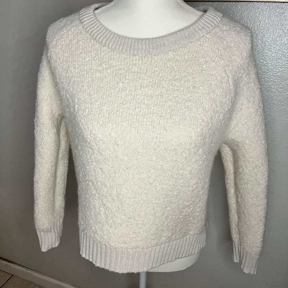 Beautiful Gap Heavy and Warm Sweater Crop Top Cut
